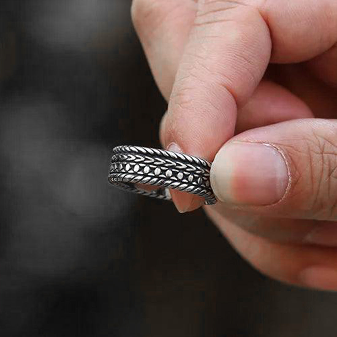Runeth Men Ring
