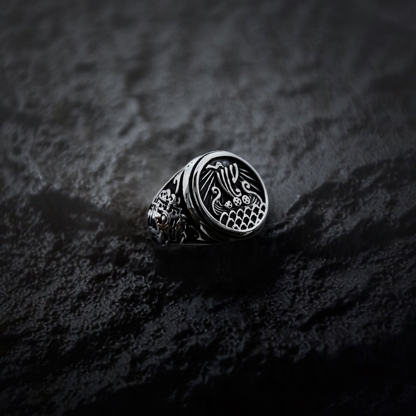 Waveborn Men Ring