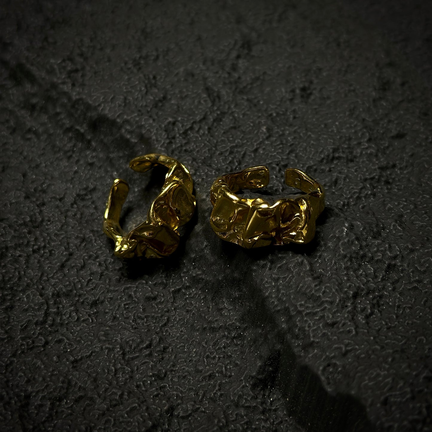 Collapse Woman Ring