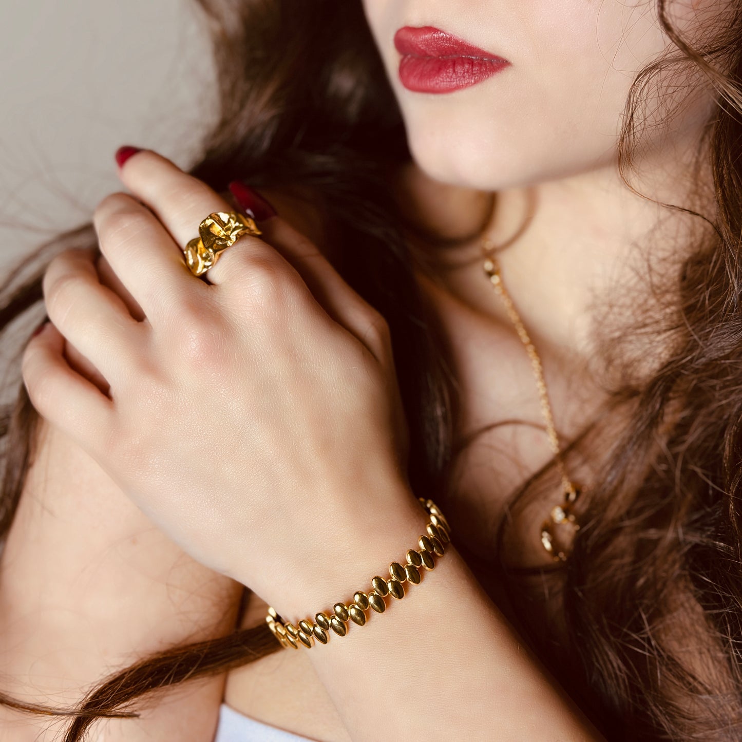 Collapse Woman Ring
