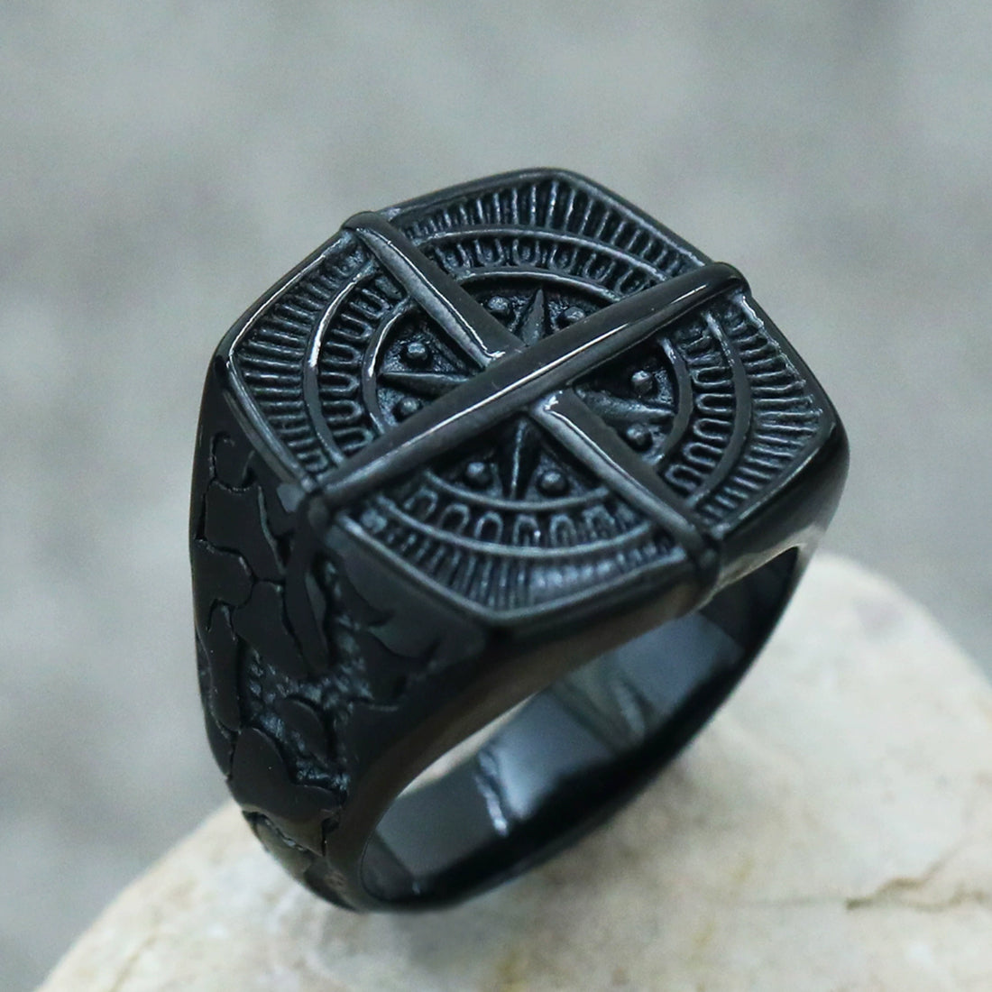 Valor Men Ring