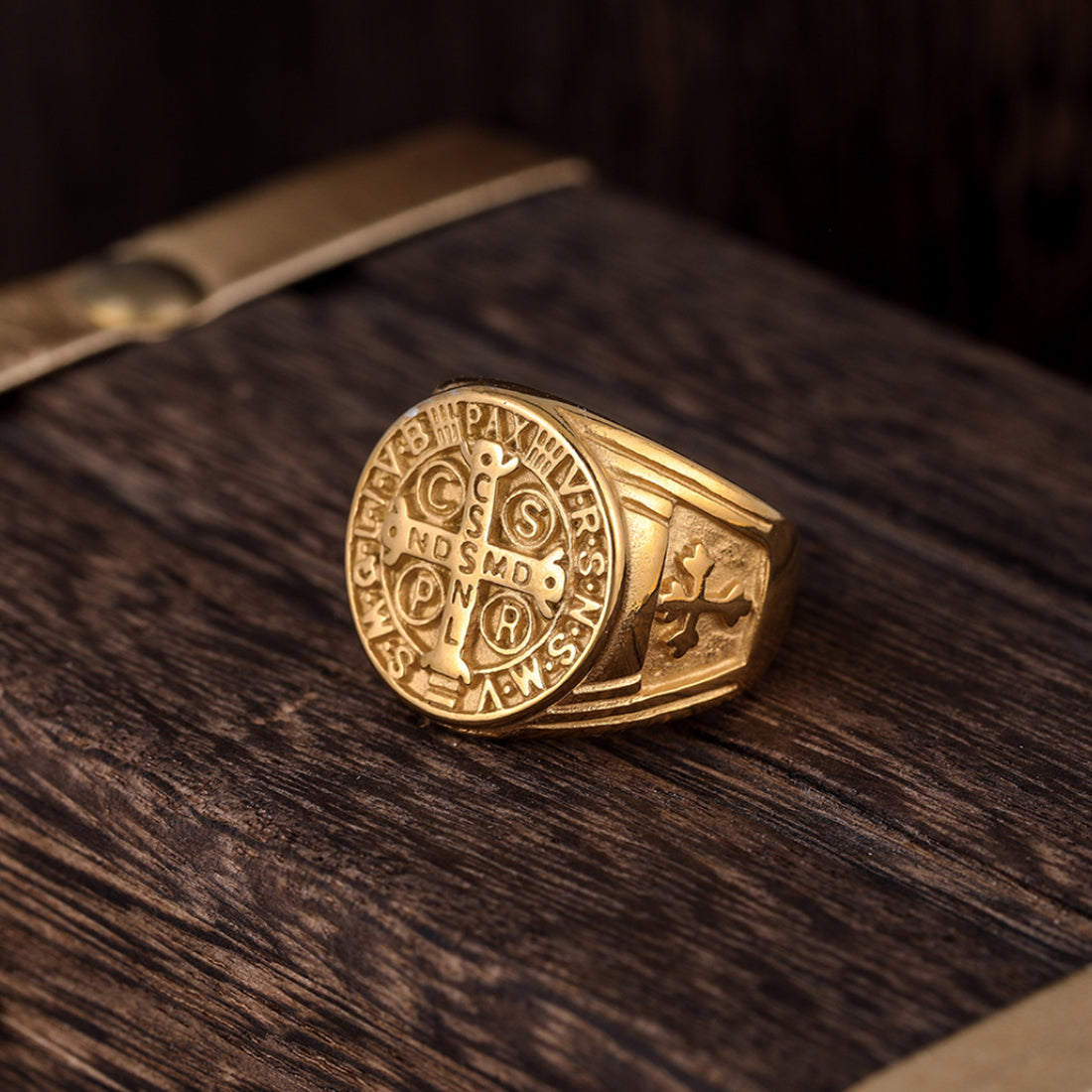 Benedictus Men Ring